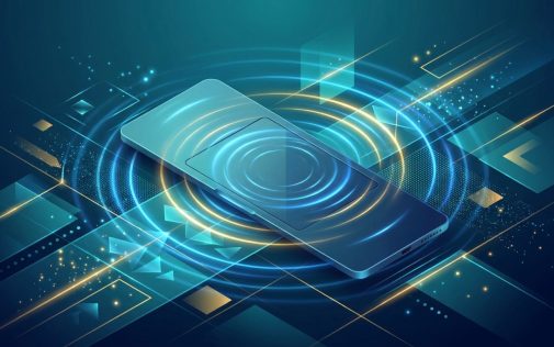 Okostelefon, melyen kék és arany színű körök és hullámok sugaraznak, szimbolizálva az energiát és a technológiát.